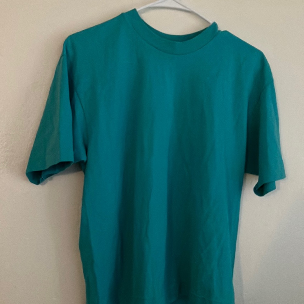 Classic Hanes tee large